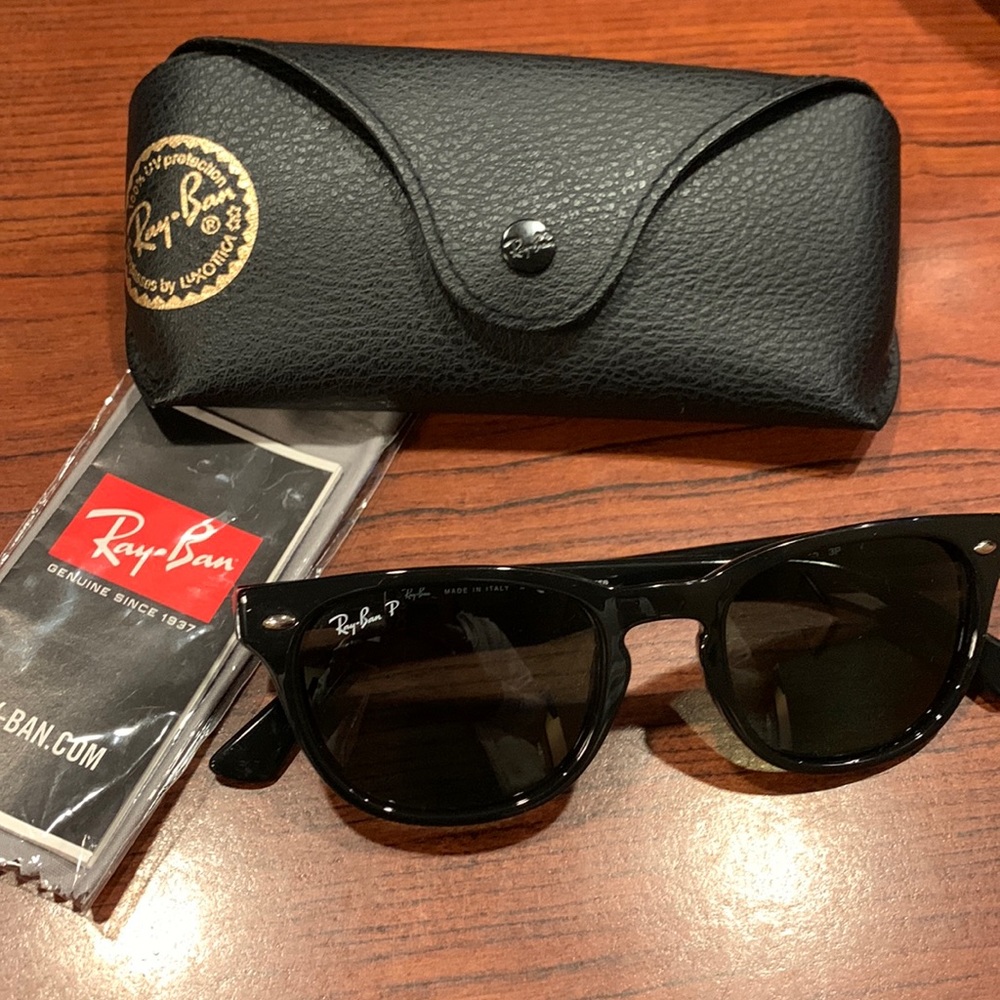 Ray•Ban polarized sunglasses